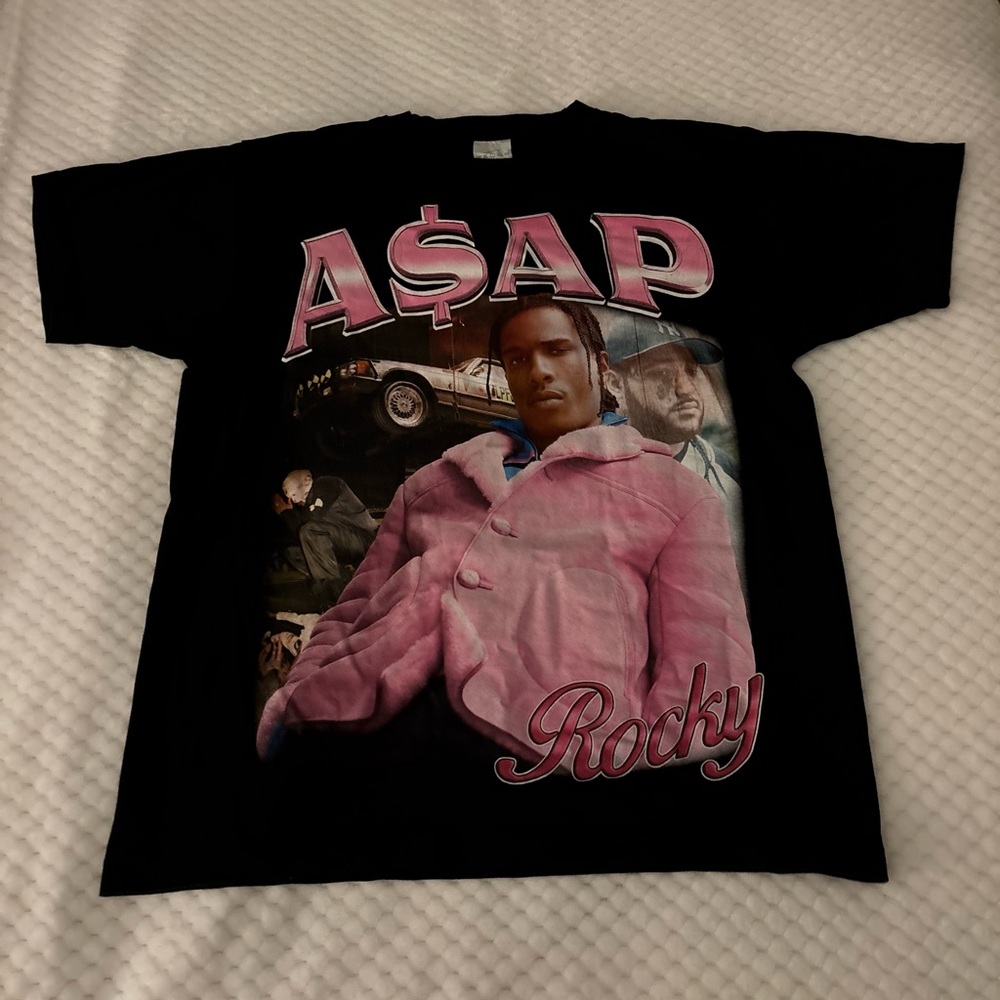 Amazon Black and Pink Graphic Tee